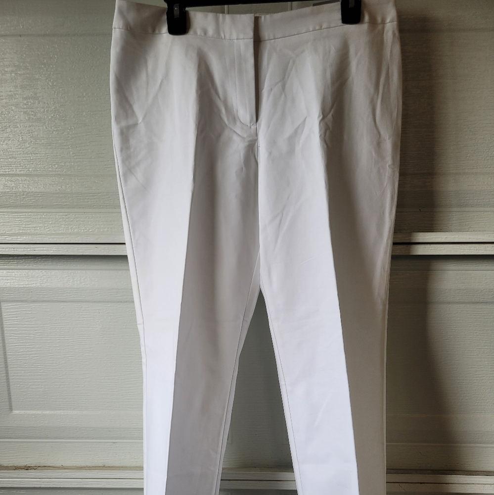 Chicos modern fit pants size 2 short